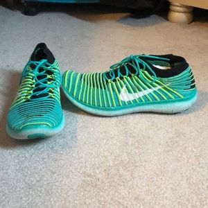 Nike Free Run natural sneakers